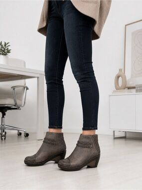 Ankle Boots In Gray With Braided Detail 7.5 Vegan leather wedges heeled Microban